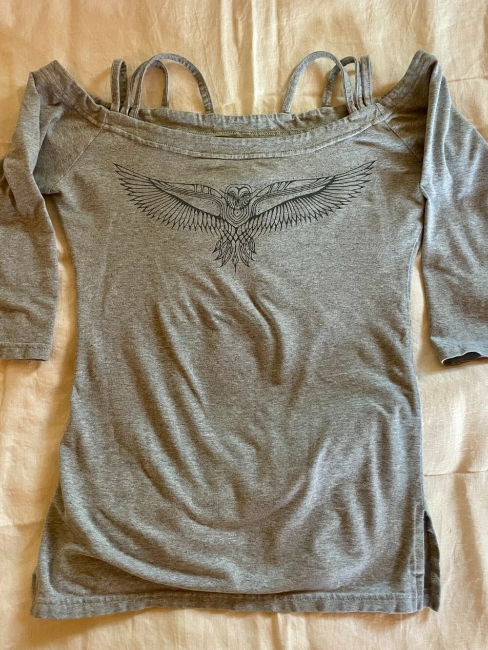 Leom Designs gray owl off-shoulder 3/4 length sleeve tee xs